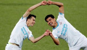 Hirving Lozano festeja gol de Érick Gutiérrez con el PSV 
