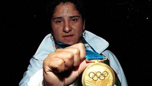 Soraya Jiménez posa con su medalla en Sydney