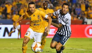 Acciones del encuentro entre Tigres y Rayados en el Estadio Universitario
