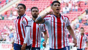 Javier López y Alan Pulido festeja gol frente a Querétaro