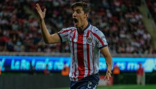 Josecarlos Van Rankin festeja un gol con Chivas