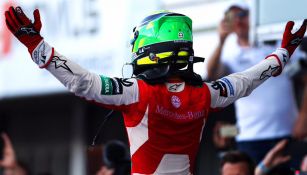 Mick Schumacher celebra tras conseguir campeonato de F3