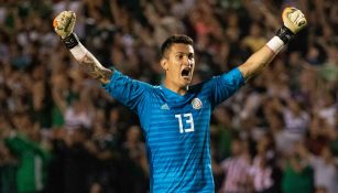 Raúl Gudiño festeja triunfo contra Costa Rica