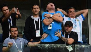 Maradona festejando durante el Argetina vs Nigeria del Mundial