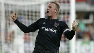 Wayne Rooney festeja un gol con el DC United