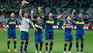Jugadores de Boca Juniors celebran en la cancha del Palmeiras