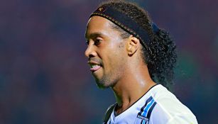 Ronaldinho en partido con el Querétaro 