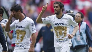 Alejandro Arribas festeja tras el juego entre Toluca y Pumas