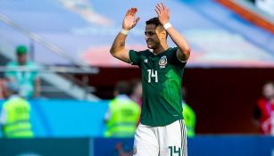 Chicharito Hernández lamenta una jugada en el Mundial