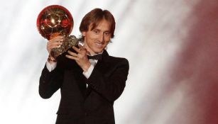 Modric recibe Balón de Oro 2018