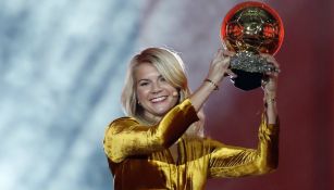 Ada Hegerberg recibe el Balón de Oro 2018