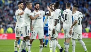 Real Madrid festeja tanto de Isco en el Bernabéu 