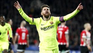 Lionel Messi celebra una anotación frente al PSV 
