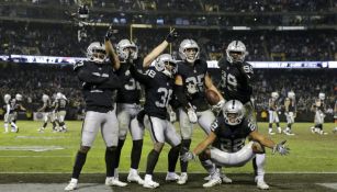 Raiders celebra anotación contra Denver