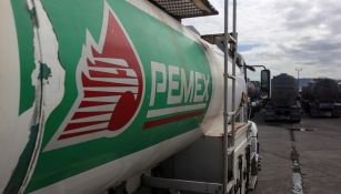 Camión de combustible de Pemex