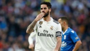 Isco manda un beso en un partido del Real Madrid