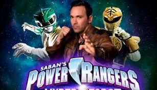 Jason David Frank posa como Power Ranger