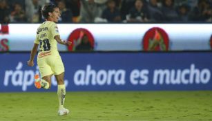 Diego Lainez festeja gol con América