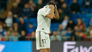 Lucas Vázquez se lamenta tras su expulsión frente a la Real Sociedad