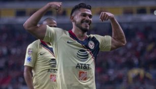 Henry Martín festeja su gol contra el Atlas