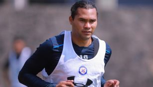 Carlos Peña en un entrenamiento con Cruz Azul
