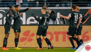 Jugadores del Eintracht festejan un gol frente al Friburgo