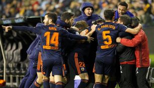 Jugadores del Valencia festejando un gol ante el Celta 
