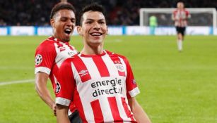 Lozano festeja un gol con PSV 