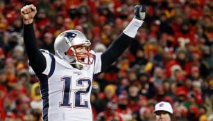 Tom Brady festeja triunfo de Patriotas