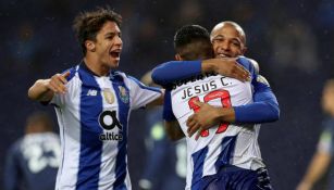 Jugadores del Porto celebran anotación de Brahim