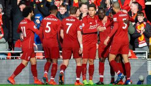 Jugadores del Liverpool celebran la victoria