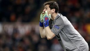 Iker Casillas durante un duelo del Porto