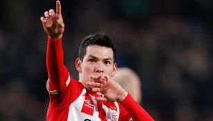 Lozano festeja gol con el PSV