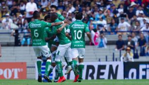 León festeja gol contra Pumas