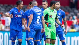 Aguilar y Méndez discuten en juego de Cruz Azul 