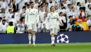 Jugadores del Real Madrid se lamentan en la Vuelta contra Ajax