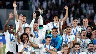 Jugadores del Real Madrid festejan el título