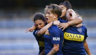 Jugadoras de Boca Femenil celebran anotación 