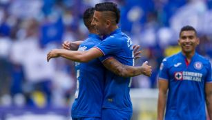 Yotún y Alvarado festeja gol de Cruz Azul