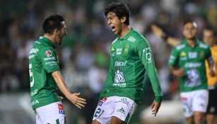 Jugadores del Léon festejan un gol ante el Veracruz