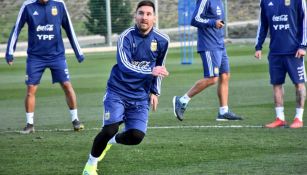 Lionel Messi durante un entrenamiento con la Albiceleste 