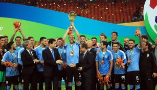 Uruguay levantando la China Cup 