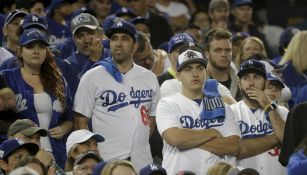 Aficionados de los Dodgers durante un partido