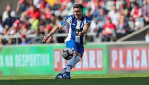 Héctor Herrera en partido con el Porto 