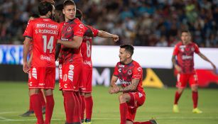 Jugadores del Veracruz, desolados tras la derrota 9-2 frente a Pachuca