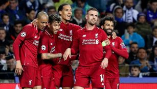El festejo de los jugadores del Liverpool tras el gol de Van Dijk
