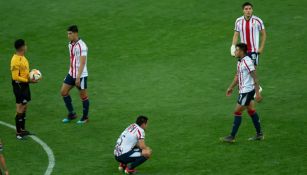 Jugadores de Chivas se lamentan tras derrota contra Puebla