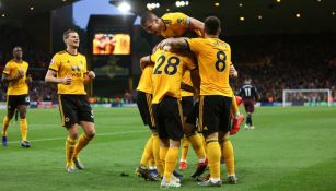 Wolverhampton celebra una anotación frente al Arsenal