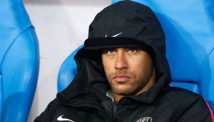 Neymar, en la banca del PSG