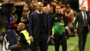 Zidane luce serio durante juego entre Rayo y Real Madrid